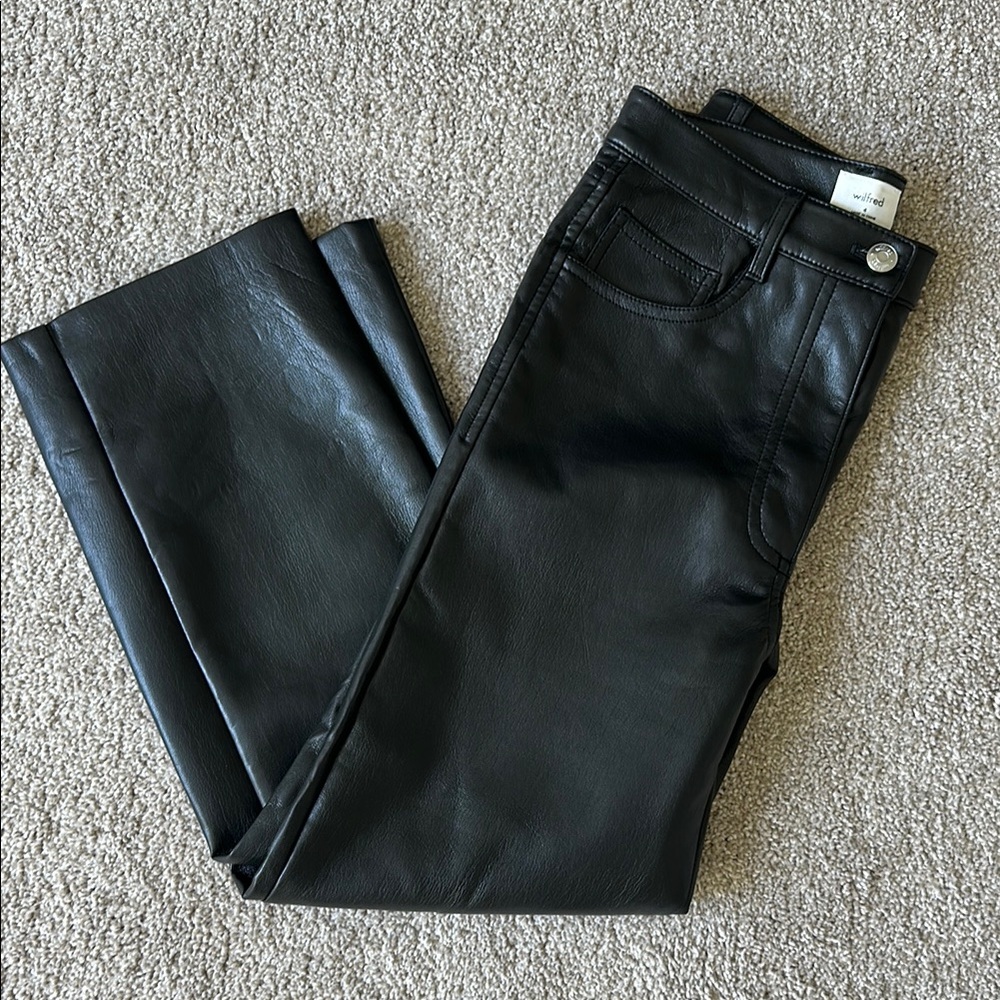 Aritzia (Wilfred) Black Cropped Trousers